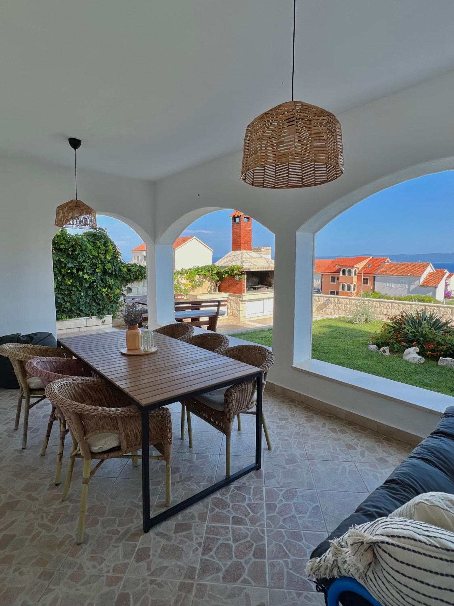 Apartments Mikulic Бол Экстерьер фото