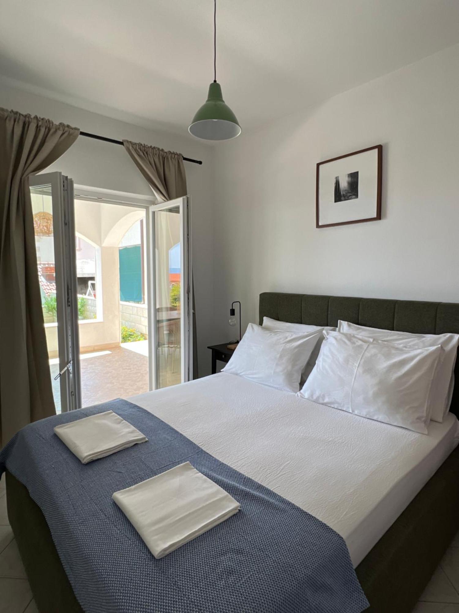Apartments Mikulic Бол Экстерьер фото