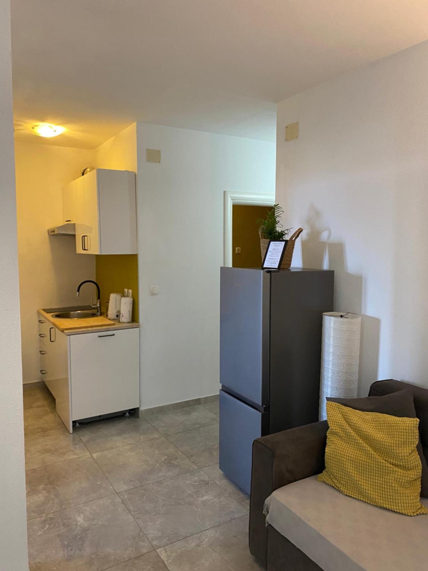 Apartments Mikulic Бол Экстерьер фото