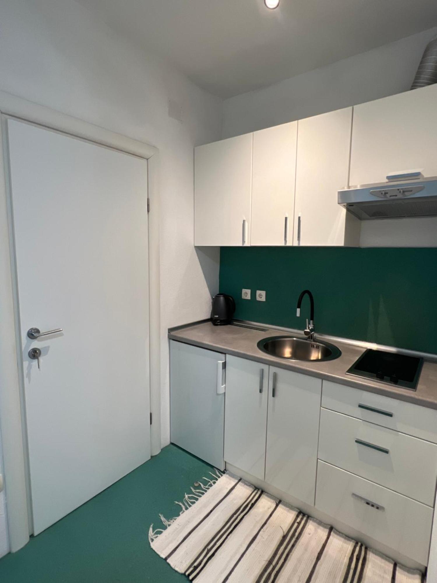 Apartments Mikulic Бол Экстерьер фото