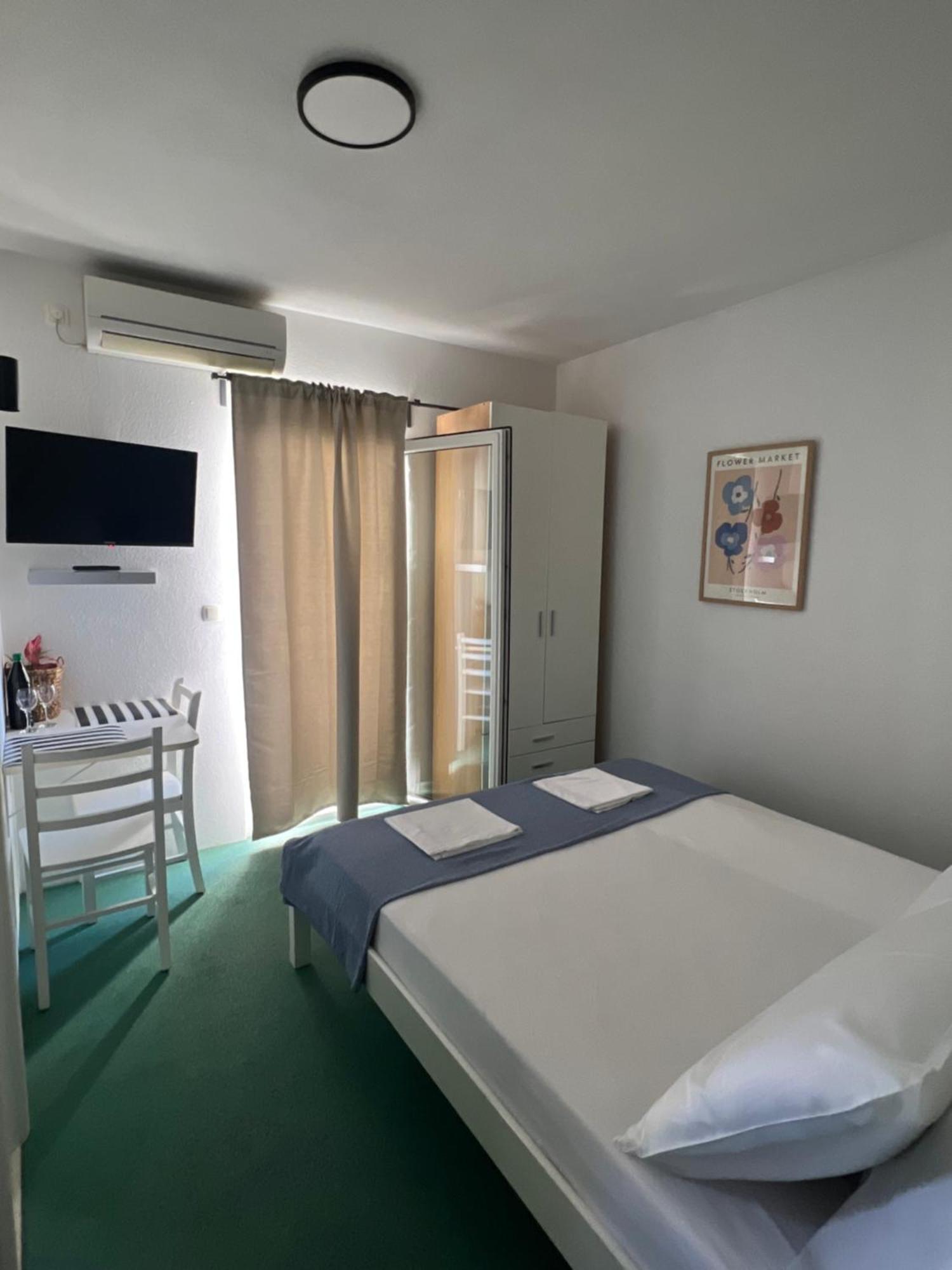 Apartments Mikulic Бол Экстерьер фото