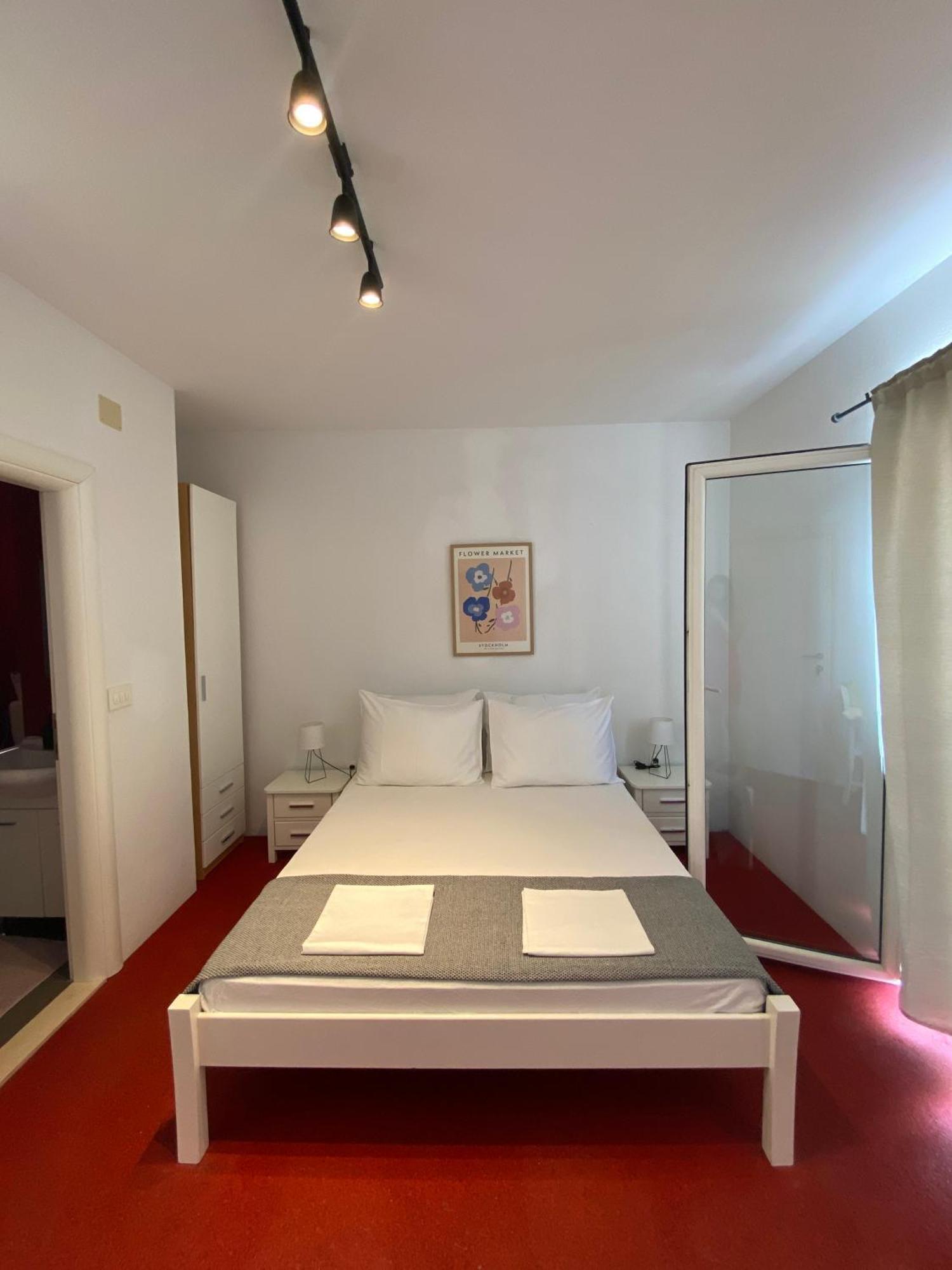 Apartments Mikulic Бол Экстерьер фото