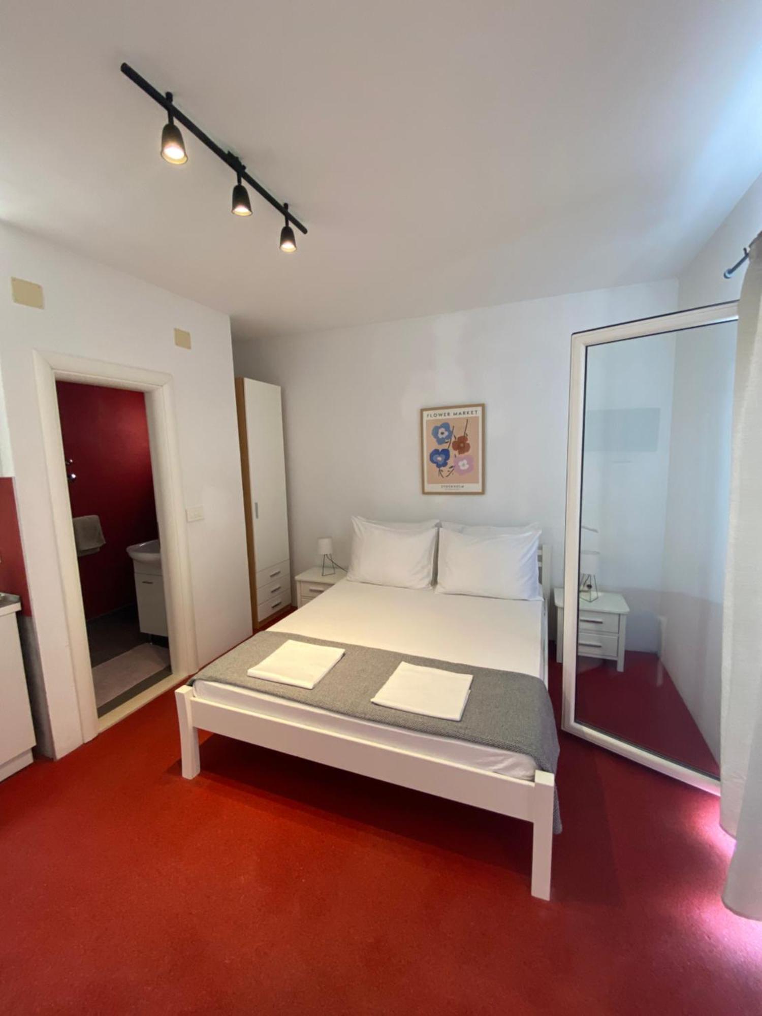 Apartments Mikulic Бол Экстерьер фото