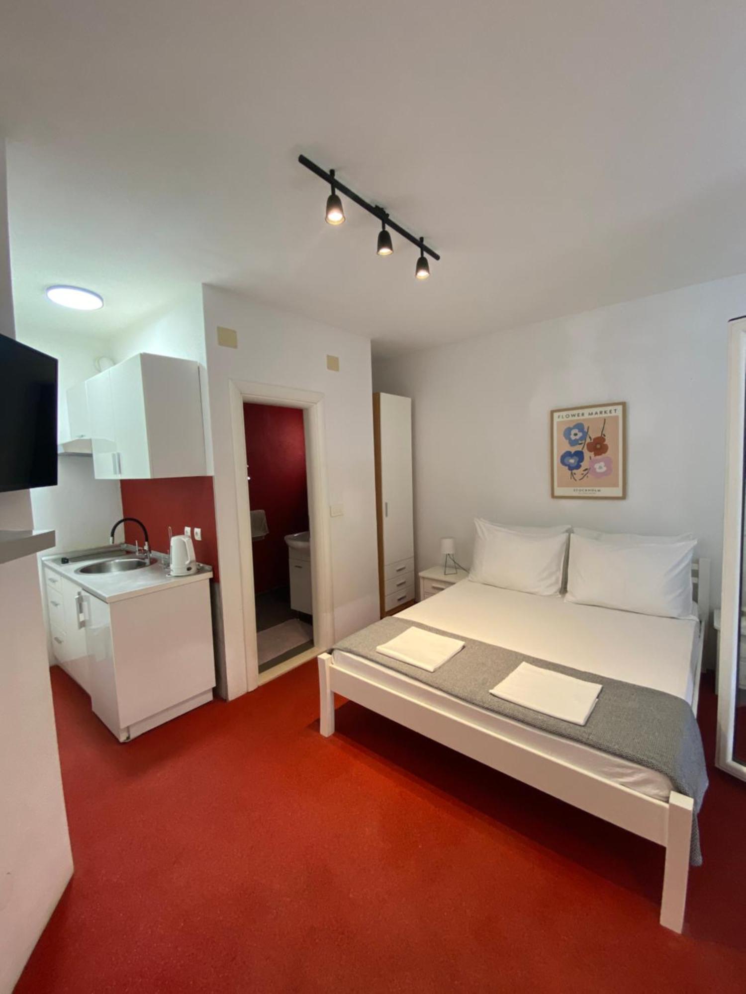 Apartments Mikulic Бол Экстерьер фото