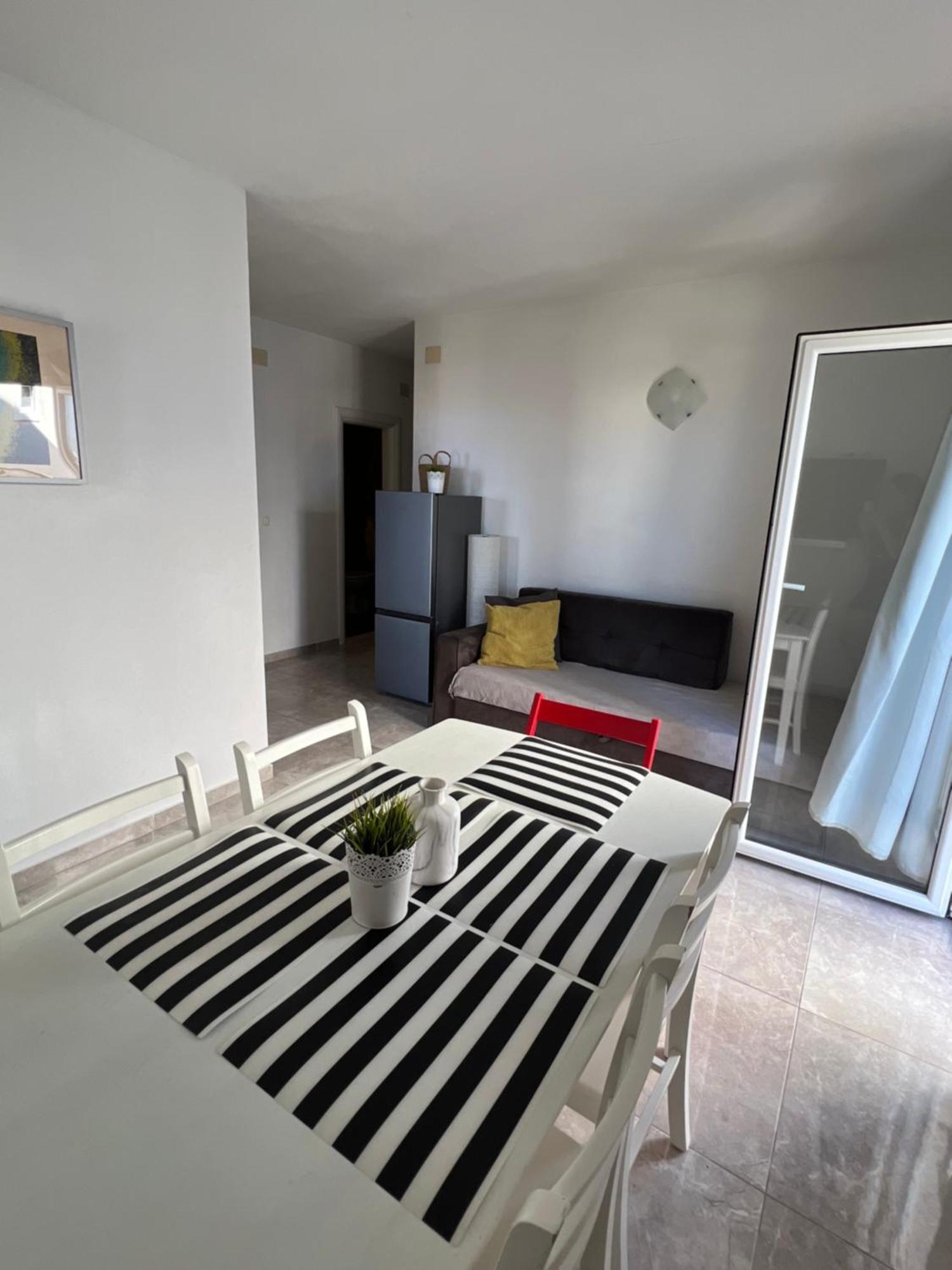 Apartments Mikulic Бол Экстерьер фото