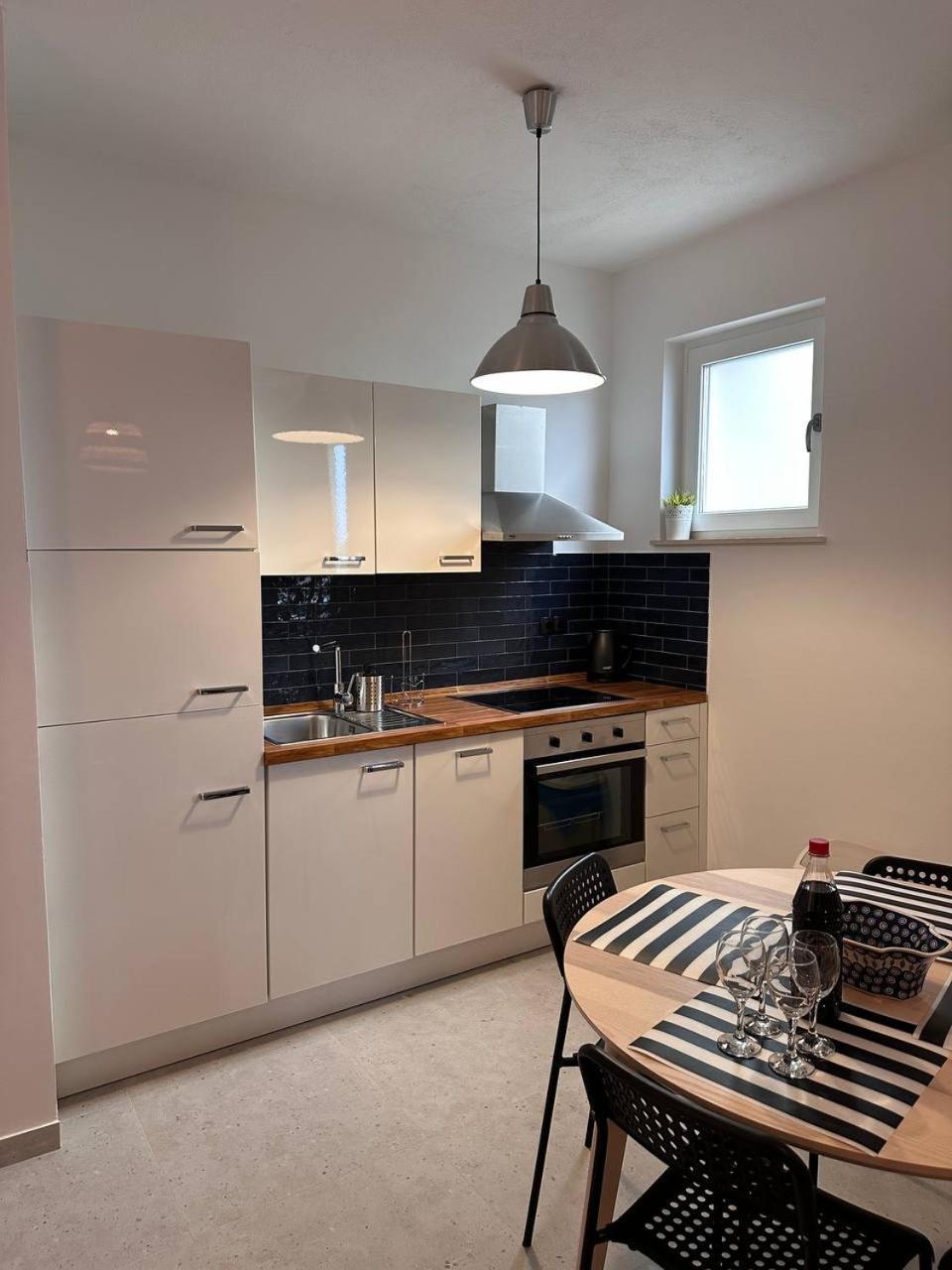 Apartments Mikulic Бол Экстерьер фото