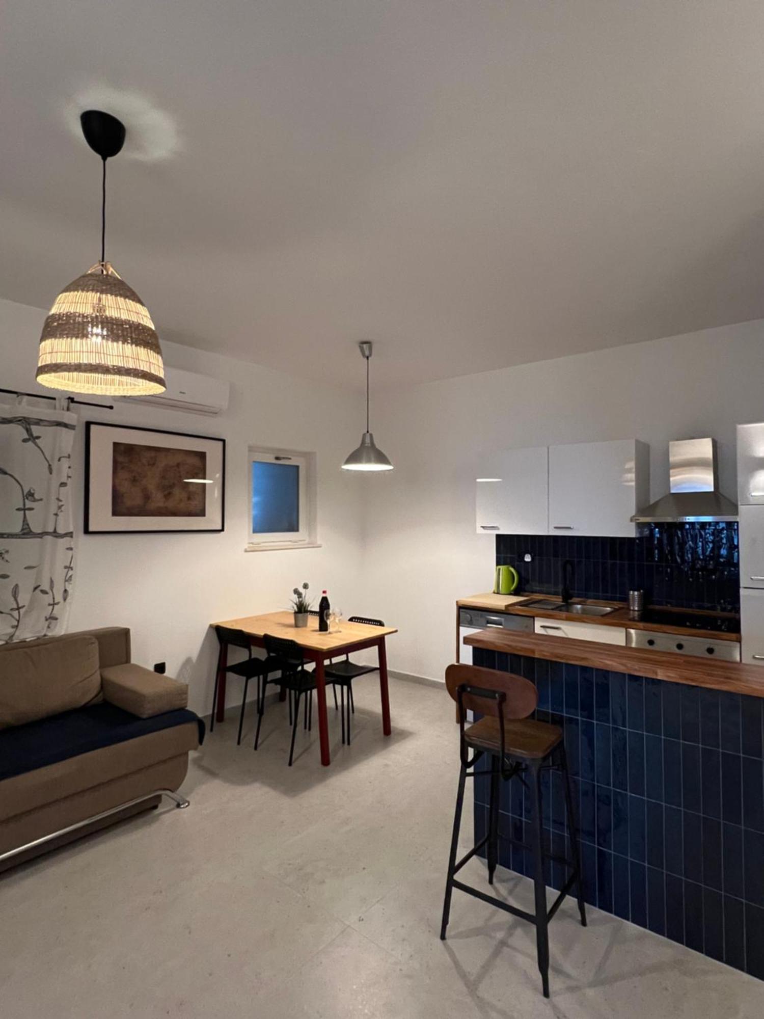 Apartments Mikulic Бол Экстерьер фото